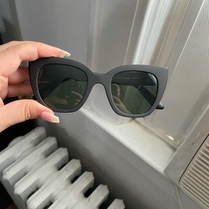 Toms sunglasses matte black. Cat eye